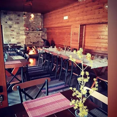 Hostel Bujtina Hader Xhebro Tepelene