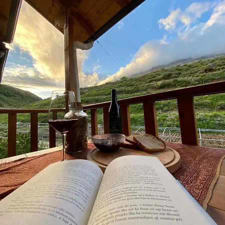 Hostel Bujtina Hader Xhebro Tepelene