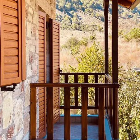 Bujtina Hader Xhebro *