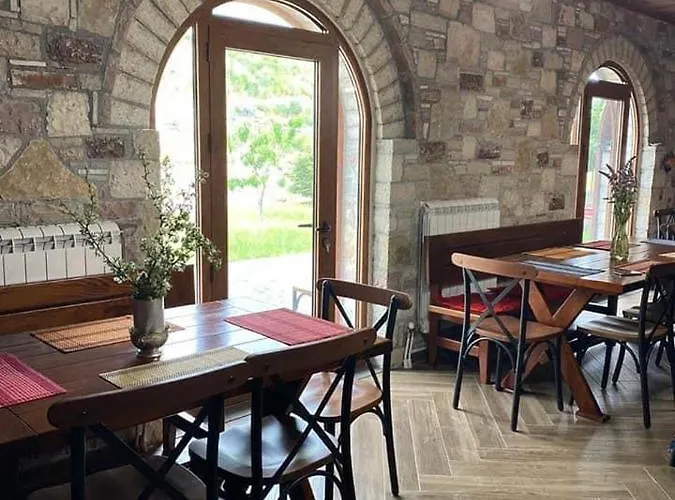 Ostello Bujtina Hader Xhebro *