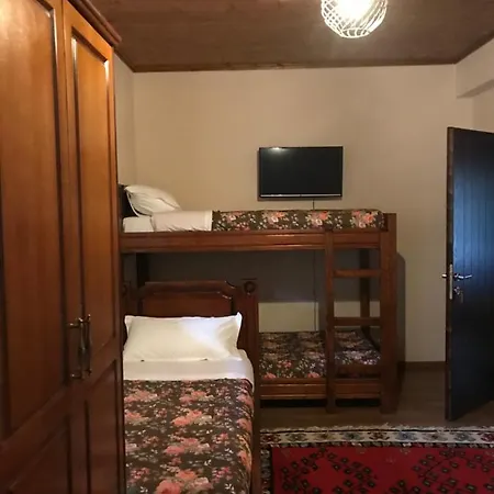 بيت شباب Bujtina Hader Xhebro