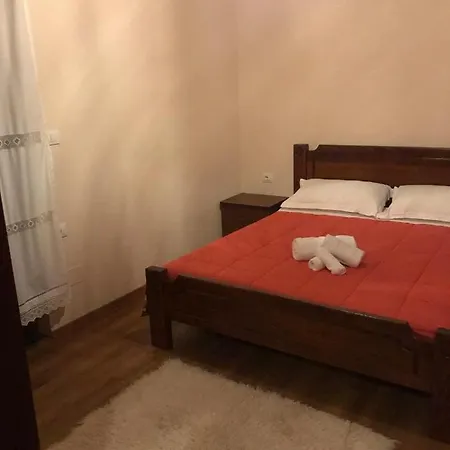 بيت شباب Bujtina Hader Xhebro Tepelene