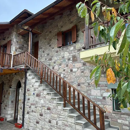 Bujtina Hader Xhebro Hostel Τεπελένι