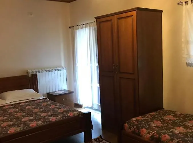 Bujtina Hader Xhebro Auberge de jeunesse Tepelene