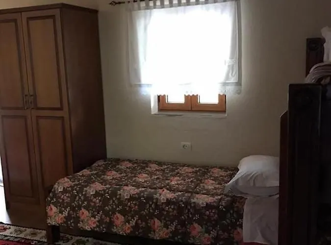 Bujtina Hader Xhebro Auberge de jeunesse Tepelene